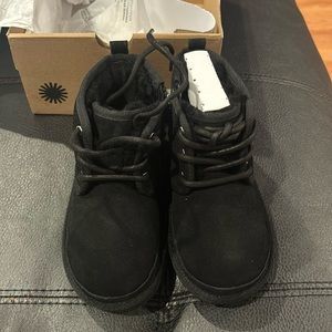 BRAND NEW UGG water resistant chukku boot